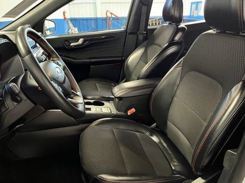 Used 2025 Ford Escape ST-Line Select AWD/4WD image 22