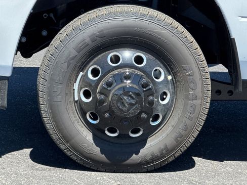 New 2026 RAM 3500 Laramie AWD/4WD image 24
