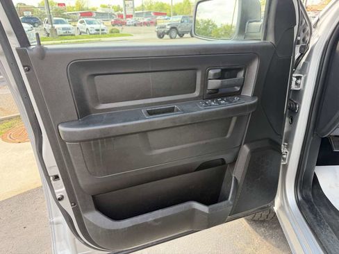Used 2019 RAM 1500 Express w/ Express Value Package AWD/4WD image 11
