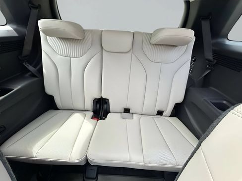 Used 2025 Hyundai Palisade Calligraphy AWD/4WD image 40
