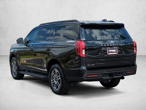 New 2026 Ford Expedition Active image 9