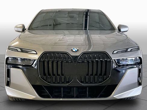 Certified 2024 BMW 760i xDrive AWD/4WD image 3