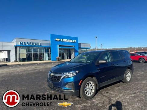 Used 2022 Chevrolet Equinox LS w/ LS Convenience Package image 1