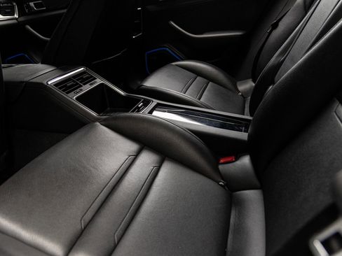 Certified 2020 Porsche Panamera image 24