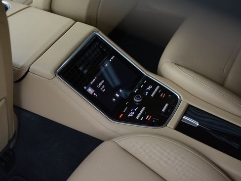 Certified 2019 Porsche Panamera 4 AWD/4WD image 35