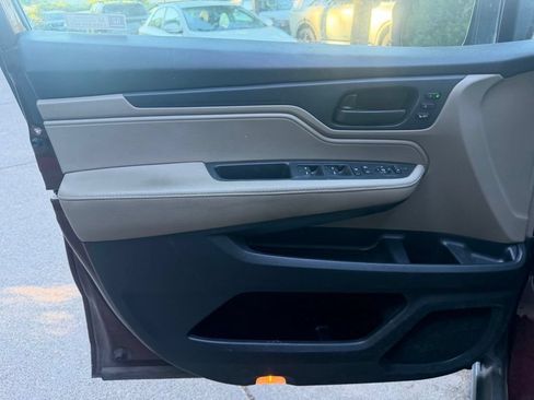 Used 2018 Honda Odyssey EX-L image 10