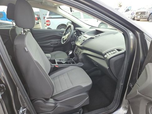 Used 2017 Ford Escape S image 10