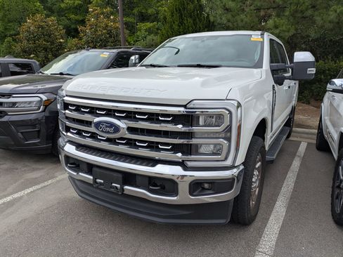 Certified 2025 Ford F250 Lariat w/ Chrome Package AWD/4WD image 5