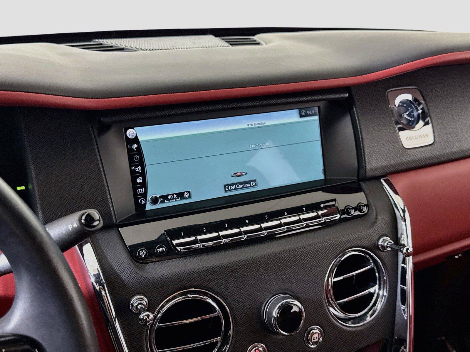 Used 2022 Rolls-Royce Cullinan AWD/4WD image 18