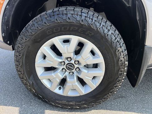 Certified 2023 Nissan Frontier SV AWD/4WD image 9