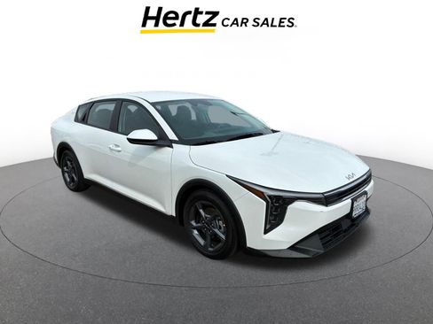 Used 2025 Kia K4 LXS image 1