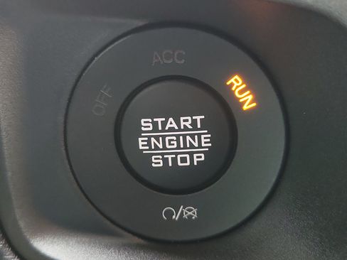 Used 2025 Jeep Wrangler Unlimited Sport AWD/4WD image 26