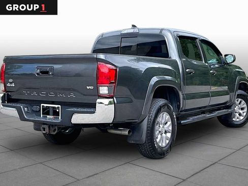Used 2019 Toyota Tacoma SR5 AWD/4WD image 13