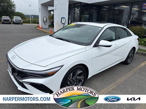Used 2025 Hyundai Elantra SEL FWD image 1