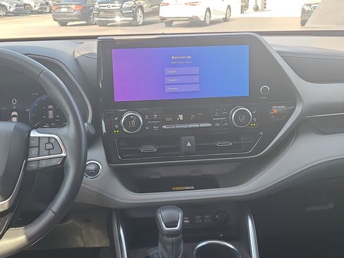 Used 2023 Toyota Highlander Limited image 20