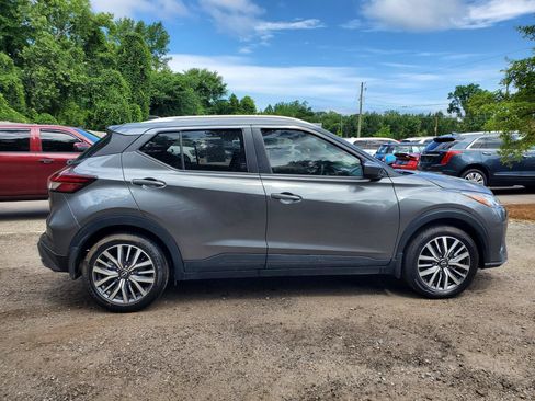 Used 2024 Nissan Kicks SV FWD image 8