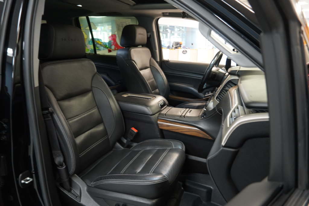Used 2020 GMC Yukon XL Denali w/ Denali Premium Package AWD/4WD image 41