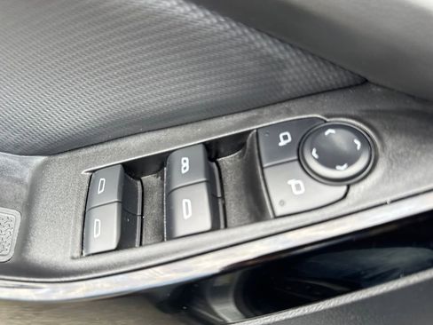 Used 2025 Chevrolet Equinox LT w/ Convenience Package II image 22