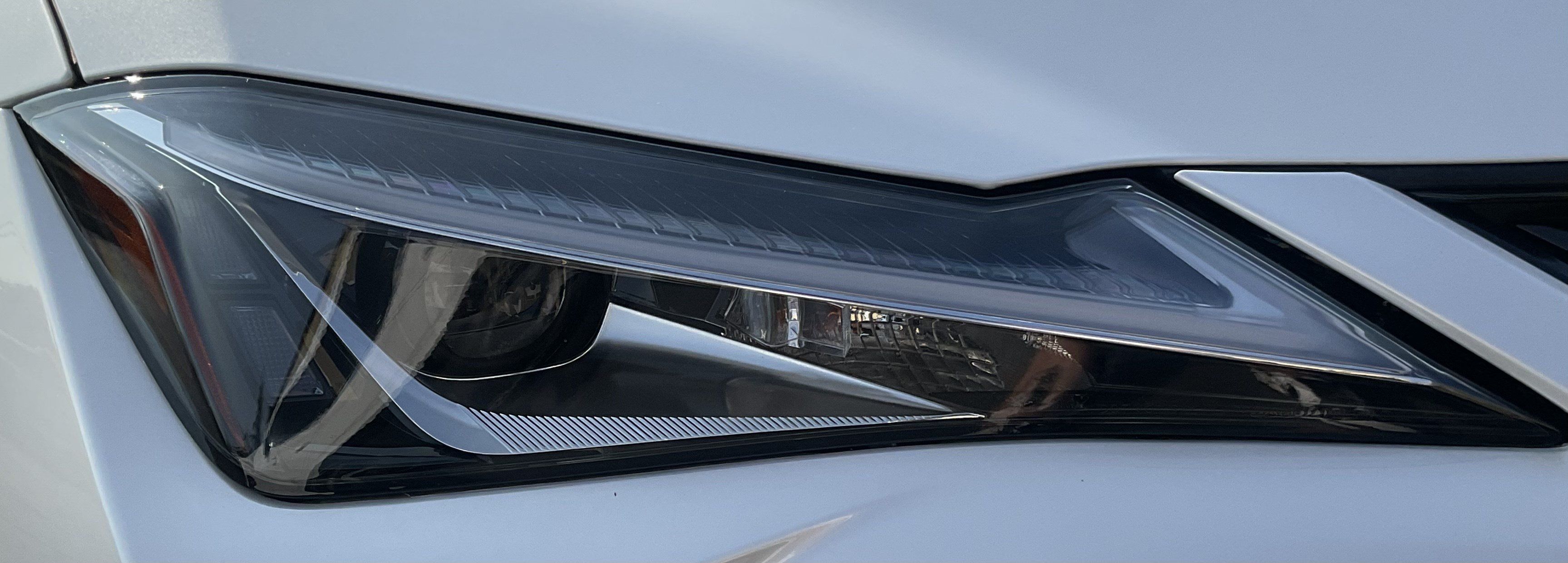 Used 2021 Lexus UX 250h w/ Premium Package AWD/4WD image 9
