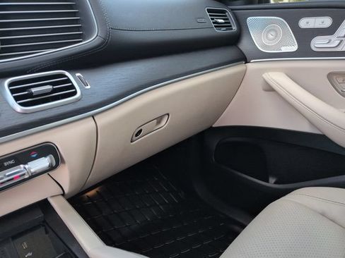 Used 2024 Mercedes-Benz GLS 450 4MATIC image 31