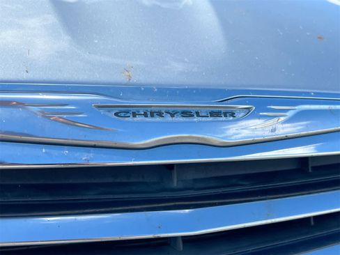 Used 2011 Chrysler 200 Limited image 12
