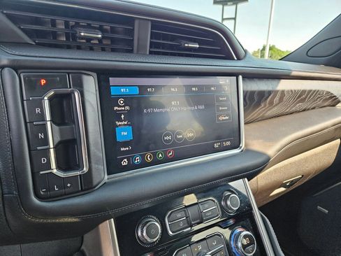 Used 2021 GMC Yukon Denali image 17