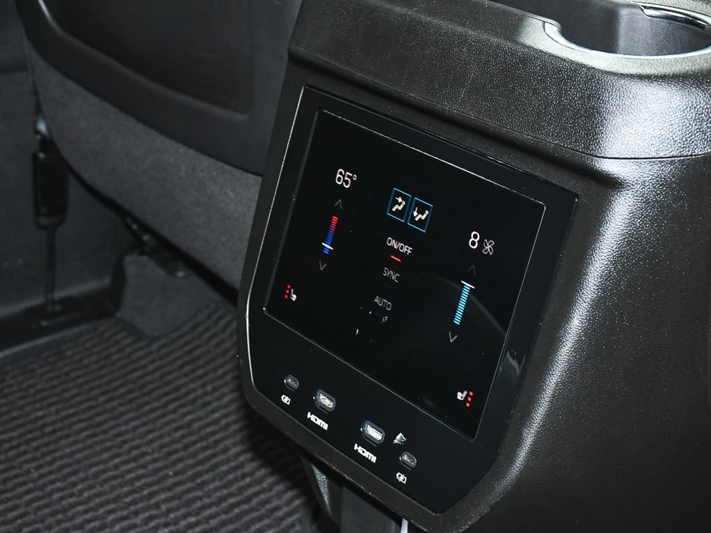Used 2025 GMC Yukon XL Denali Ultimate AWD/4WD image 55