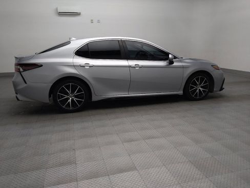 Used 2022 Toyota Camry SE w/ Convenience Package image 10