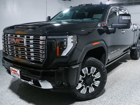Used 2024 GMC Sierra 2500 Denali w/ Denali Reserve Package AWD/4WD image 35