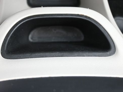 Used 2023 Chrysler Pacifica Touring-L FWD image 18