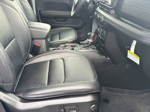 Certified 2024 Jeep Wrangler Sahara w/ Technology Group image 15