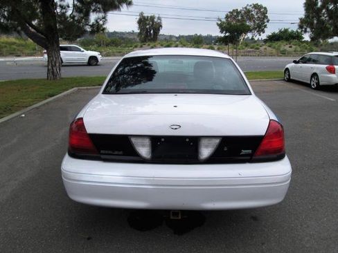 Used 2011 Ford Crown Victoria Police Interceptor w/ Radio Suppression Pkg image 5