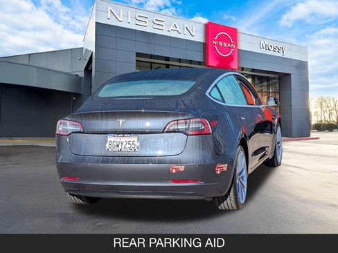 Used 2018 Tesla Model 3 Long Range image 9