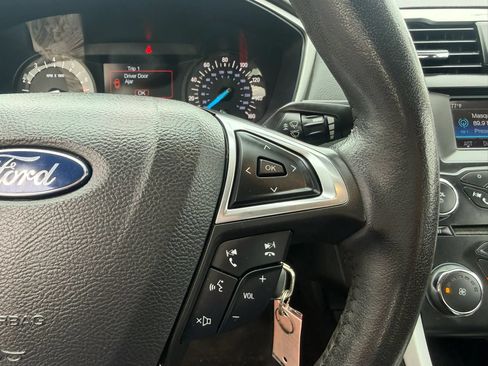 Used 2015 Ford Fusion SE w/ Equipment Group 201A FWD image 18
