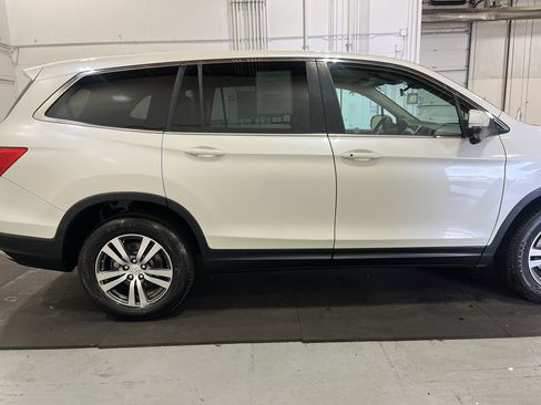 Used 2016 Honda Pilot EX image 9