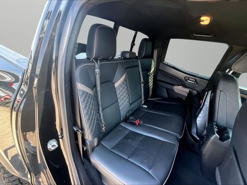 Used 2024 GMC Canyon Denali AWD/4WD image 17