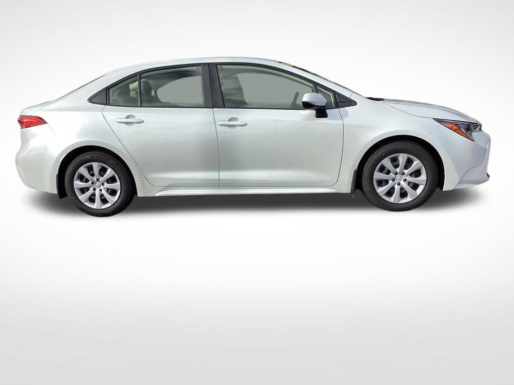 Used 2023 Toyota Corolla LE FWD image 9