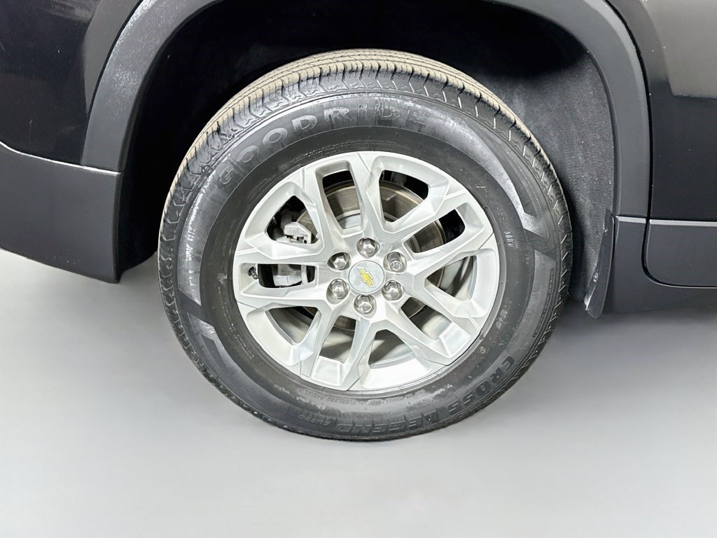 Used 2021 Chevrolet Traverse LS FWD image 32