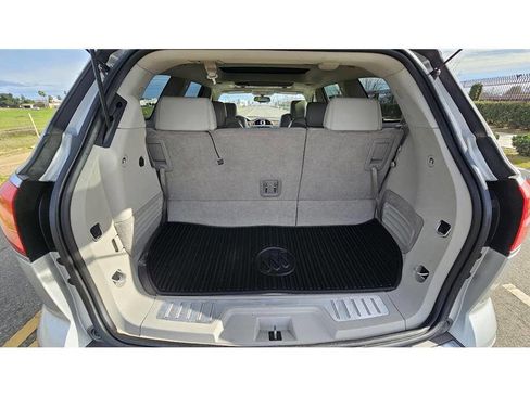 Used 2009 Buick Enclave CXL w/ Entertainment Package #4 image 25