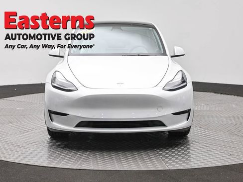 Used 2022 Tesla Model Y Long Range AWD/4WD image 2