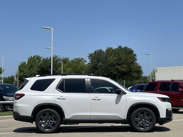 New 2026 Honda Pilot Sport image 3