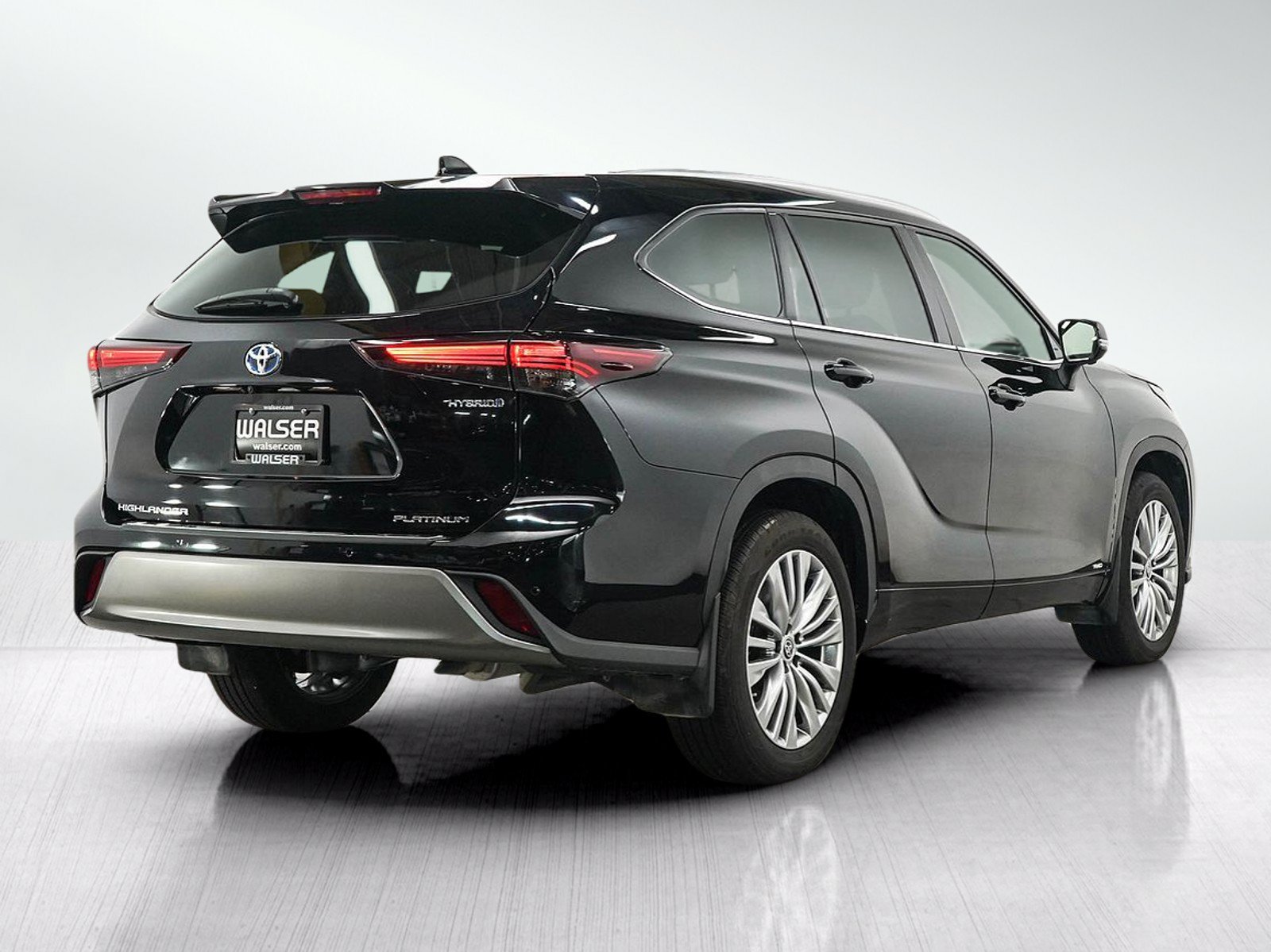 Used 2024 Toyota Highlander Platinum AWD/4WD image 5