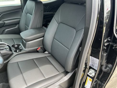 Used 2025 Chevrolet Colorado Trail Boss AWD/4WD image 20