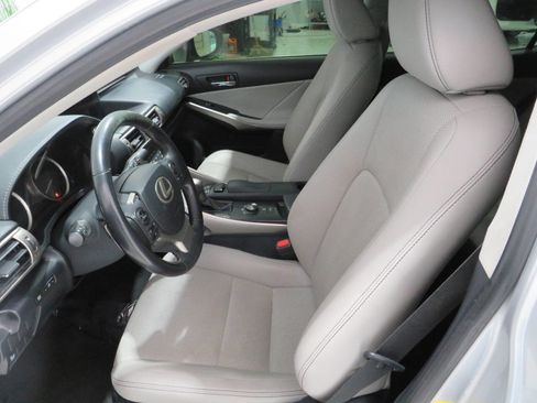 Used 2016 Lexus IS 300 AWD w/ Navigation System Package image 14