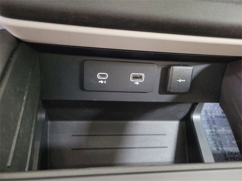 Certified 2024 Land Rover Defender 110 S image 29