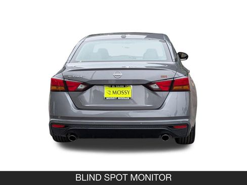 Used 2025 Nissan Altima 2.5 SR FWD image 9
