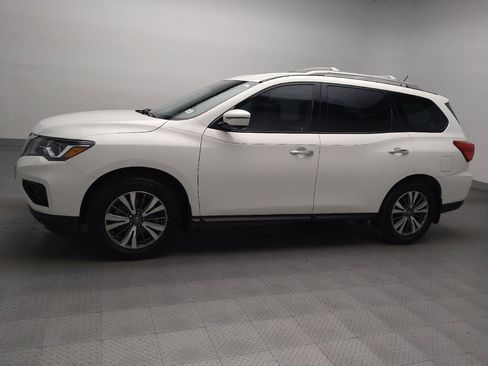 Used 2017 Nissan Pathfinder SL w/ SL Tech Package image 2
