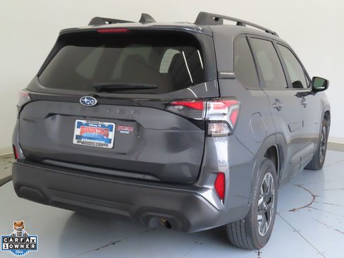 Used 2025 Subaru Forester Premium w/ Convenience Package #1 AWD/4WD image 3