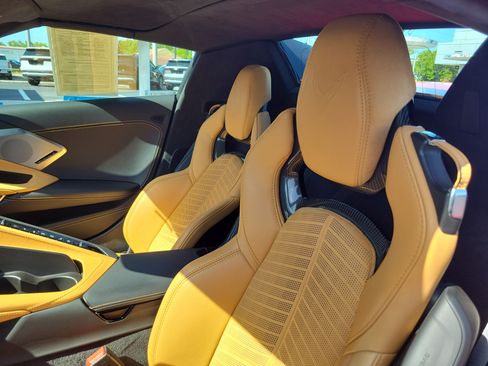 Used 2023 Chevrolet Corvette Stingray Premium Conv w/ Z51 Performance Package RWD image 11