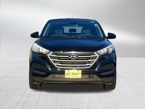 Used 2017 Hyundai Tucson SE image 2
